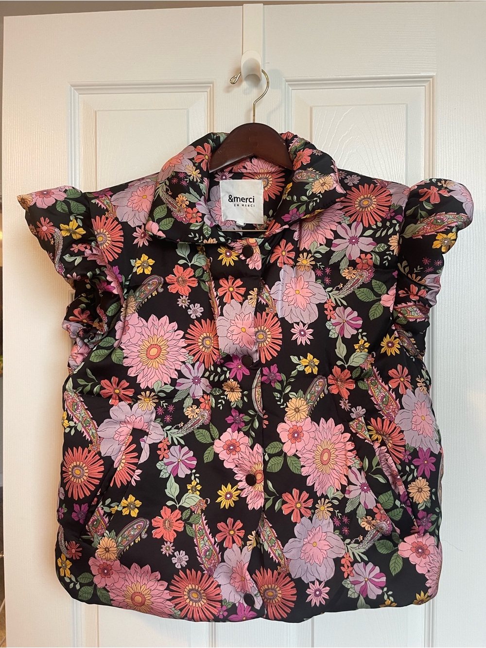 &merci Black Floral Puffer Vest with Pink Flower Print